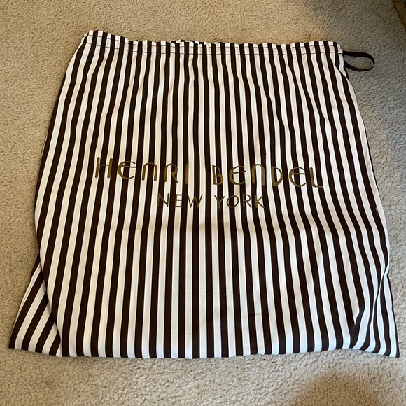 Henri Bendel Noho Laced Gusset Handbag - Picture 5 of 12